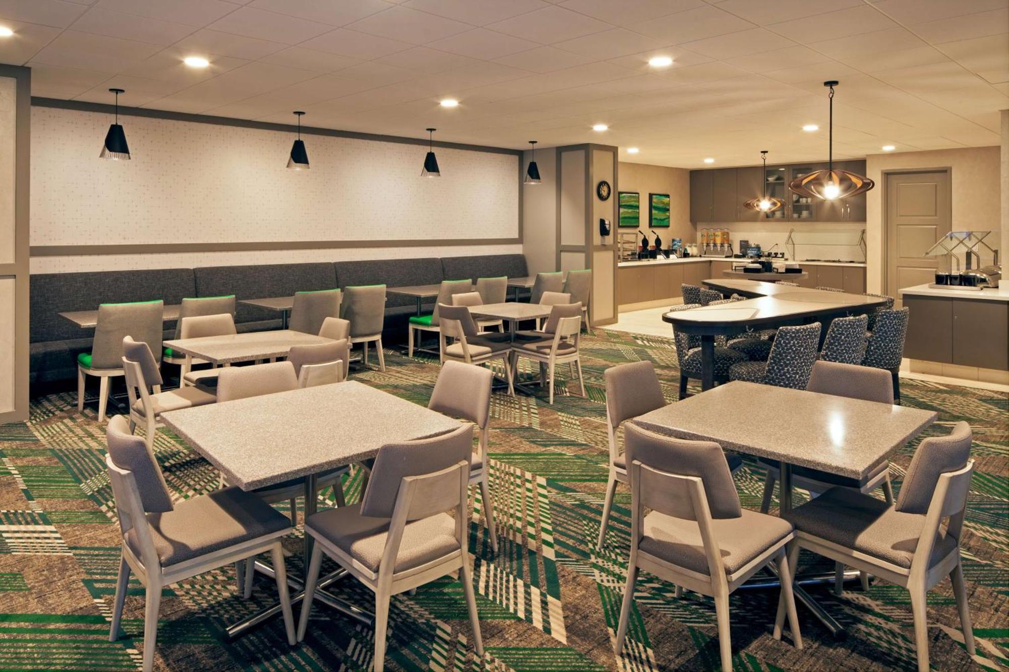 Homewood By Hilton Angeles International Airport Hotel 3*